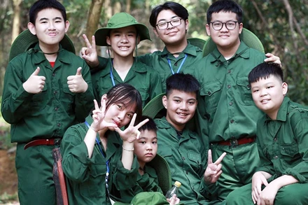 Thiếu niên, nhi đồng tại các chương trình “Học kỳ quân đội” do Trung ương Đoàn triển khai.