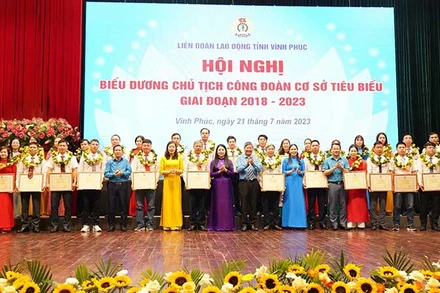 Biểu dương chủ tịch công đoàn tiêu biểu của tỉnh Vĩnh Phúc.