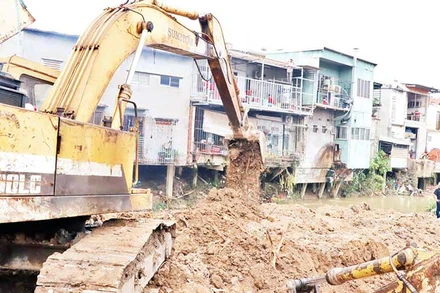 Thi công dự án suối Bà Lúa, thành phố Biên Hòa.