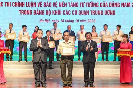 Cuộc thi chính luận về bảo vệ nền tảng tư tưởng của Đảng góp phần cụ thể hóa việc thực hiện Nghị quyết số 35-NQ/TW của Bộ Chính trị trong Khối các cơ quan Trung ương. (Ảnh DUY LINH)