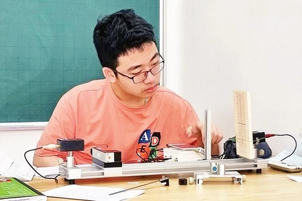 Nam sinh nhận giải đúp “Gương mặt trẻ” tiêu biểu