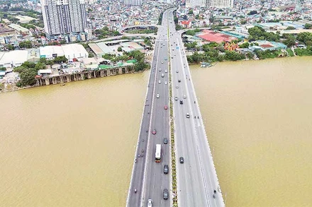 Cầu Vĩnh Tuy giai đoạn 2 được đưa vào khai thác.