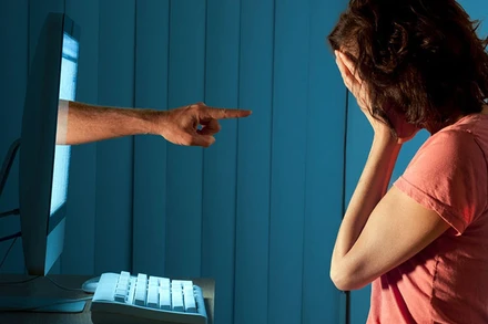 Bạo lực mạng có thể gây ra những hậu quả nghiêm trọng. (Ảnh minh họa)