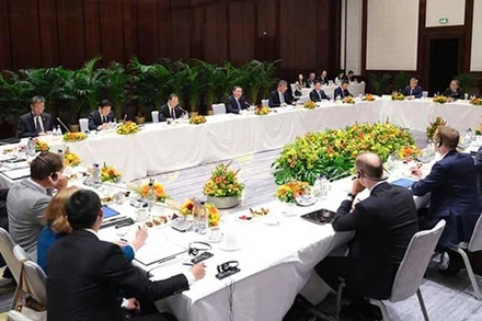 Thủ tướng Trung Quốc dự hội thảo với đại diện doanh nghiệp Đức tại Berlin.