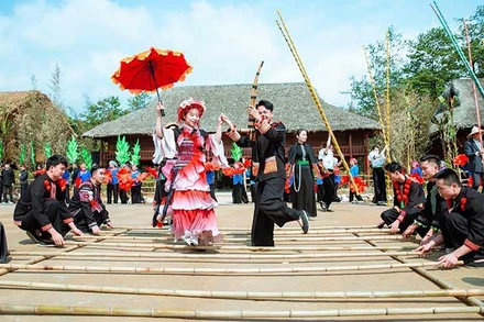 Các hoạt động văn hóa, văn nghệ tại lễ hội ở Sa Pa (Lào Cai). (Ảnh: THÀNH TÂM)