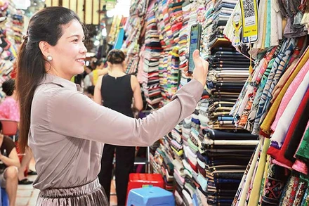 Nam A Bank triển khai chương trình “Chợ 4.0 - Cuộc sống không tiền mặt” phủ sóng tại các chợ trên địa bàn Thành phố Hồ Chí Minh.