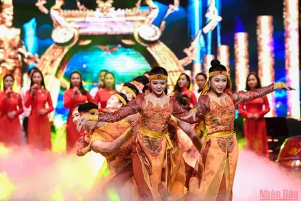 Chương trình biểu diễn nghệ thuật Xuân Quê hương 2022. 