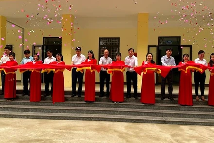 Lễ cắt băng khánh thành công trình tại tỉnh Tuyên Quang.