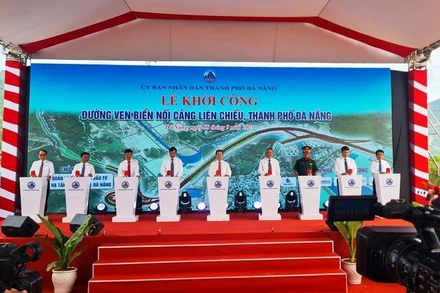 Nhấn nút khởi công dự án đường nối cảng Liên Chiểu với Quốc lộ 1A phía nam hầm Hải Vân.