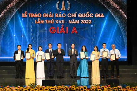[Ảnh] Chủ tịch nước Võ Văn Thưởng dự Lễ trao giải Báo chí quốc gia lần thứ XVII - năm 2022