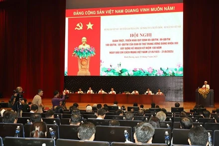 Toàn cảnh hội nghị.