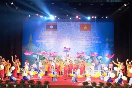 Lễ kỷ niệm 60 năm Ngày thiết lập quan hệ ngoại giao Việt Nam-Lào được tỉnh Hà Tĩnh tổ chức trang trọng, ấm tình đoàn kết.