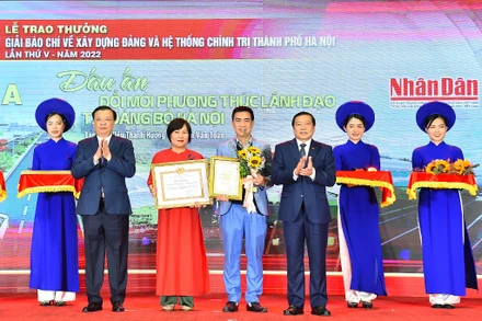 [Ảnh] Hà Nội vinh danh những tác phẩm báo chí xuất sắc về xây dựng Đảng và hệ thống chính trị