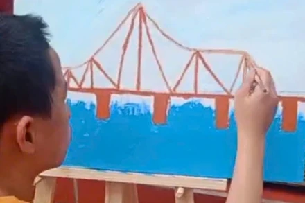 "Mẹ tự hào về con, họa sĩ của mẹ"!