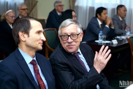 Chuyên gia Piotr Tsvetov (bên phải) trong một sự kiện ở Moskva (Nga), tháng 12/2022. (Ảnh: Thanh Thể)