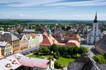 Nhiệt độ trung bình tại thủ đô Prague, CH Séc lên tới 12,8 độ C (55 độ F) trong năm 2023. (Ảnh: CNN)