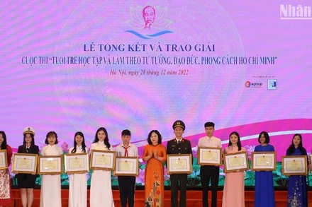 Trao giải Cuộc thi tuổi trẻ học tập và làm theo tư tưởng, đạo đức, phong cách Hồ Chí Minh 