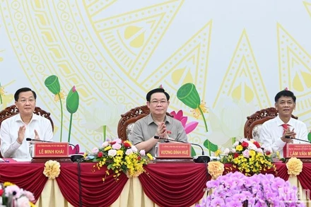 Chủ tịch Quốc hội Vương Đình Huệ dự Hội nghị công bố quy hoạch tỉnh Sóc Trăng. (Ảnh Duy Linh)