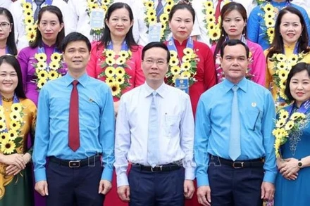 Chủ tịch nước Võ Văn Thưởng và các đại biểu. (Ảnh: TTXVN