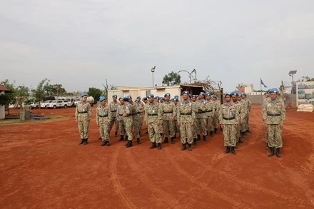 Cán bộ, nhân viên Bệnh viện dã chiến cấp 2, số 4 tham dự buổi lễ. (ẢNH: Bệnh viện dã chiến cấp 2, số 4 cung cấp)