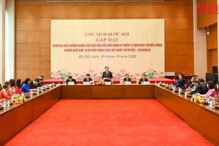 Quang cảnh buổi gặp mặt đoàn đại biểu những người làm xuất bản tiêu biểu nhân kỷ niệm 70 năm Ngày truyền thống ngành xuất bản, in và phát hành sách Việt Nam (10/10/1952-10/10/2022). (Ảnh: Duy Linh)