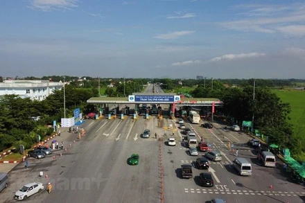 Nhiều phương tiện gặp lỗi khi qua trạm thu phí không dừng