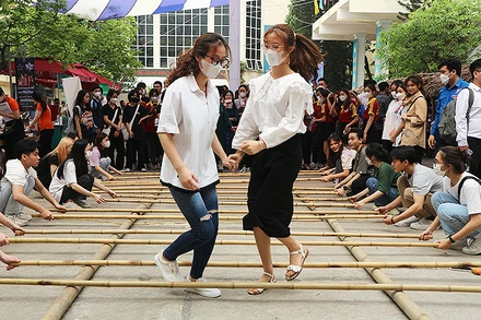 Các bạn trẻ sôi nổi tham gia Festival.