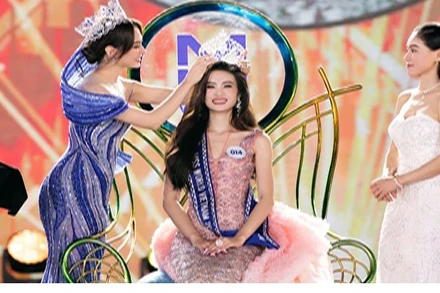 Hoa hậu Huỳnh Trần Ý Nhi đăng quang Miss World Vietnam 2023.