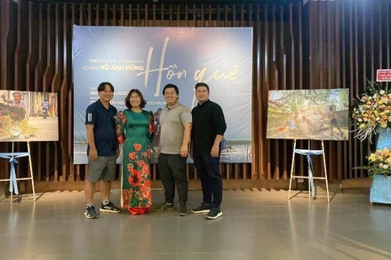 Không gian trưng bày các tác phẩm của nhiếp ảnh gia Vũ Anh Dũng.