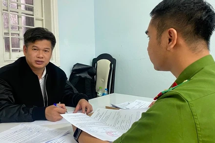 Đối tượng Đào Nguyên Nghị tại cơ quan điều tra. (Ảnh: Công an cung cấp)