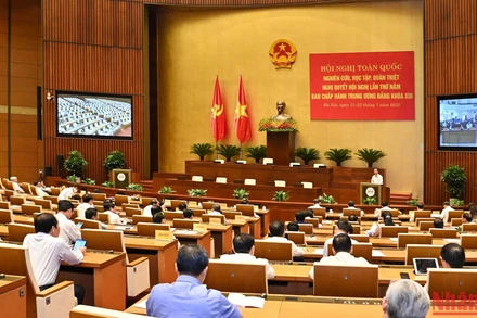  Bế mạc Hội nghị nghiên cứu, học tập, quán triệt Nghị quyết Trung ương 5 khóa XIII