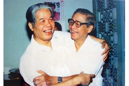 Cố Tổng Bí thư Đỗ Mười (trái) và cố Thủ tướng Võ Văn Kiệt. Ảnh tư liệu (Nguồn: VNE)