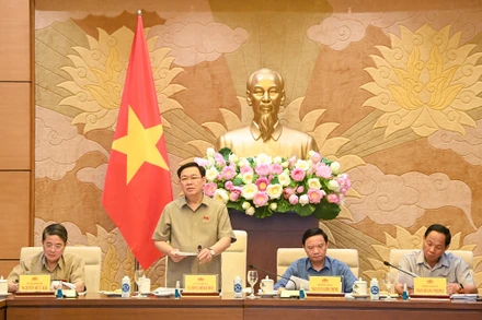 [Ảnh] Chủ tịch Quốc hội Vương Đình Huệ nghe báo cáo về dự thảo Luật Đất đai (sửa đổi)