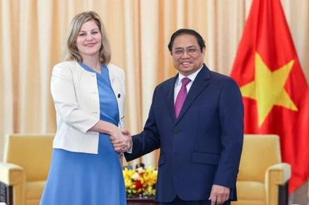 Thủ tướng Phạm Minh Chính tiếp Bộ trưởng phụ trách Ngoại thương và Hợp tác phát triển Vương quốc Hà Lan Liesje Schreinemacher. Ảnh: Nhật Bắc (VGP)