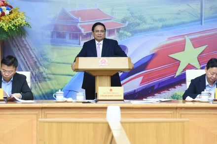 Thủ tướng Phạm Minh Chính chủ trì cuộc họp đôn đốc các dự án đường cao tốc. 