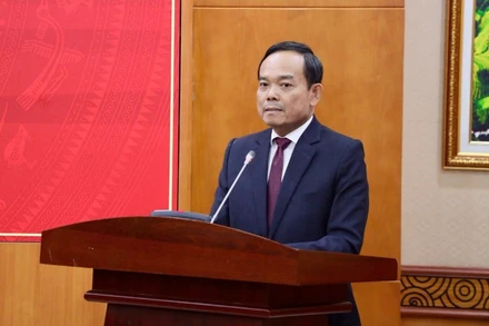 Đồng chí Trần Lưu Quang phát biểu chúc mừng và giao nhiệm vụ cho các tân Phó Trưởng Ban.