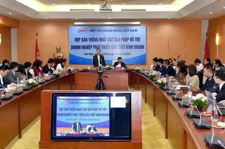 Toàn cảnh cuộc họp bàn thống nhất các giải pháp hỗ trợ doanh nghiệp.