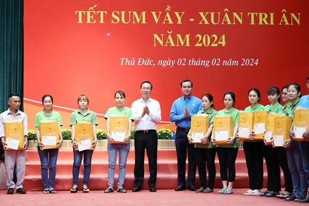 Chủ tịch nước Võ Văn Thưởng dự chương trình Tết sum vầy-Xuân tri ân tại TP Thủ Đức