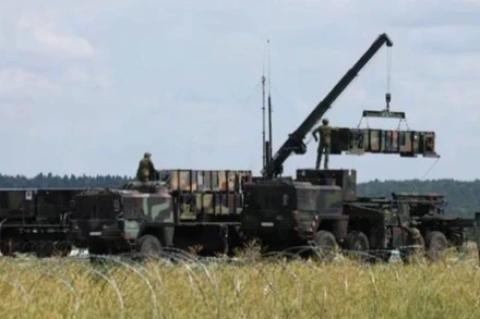 Hệ thống phòng không Patriot của Đức tại căn cứ quân sự gần Zamosc (Ba Lan). (Ảnh: Reuters/TTXVN)