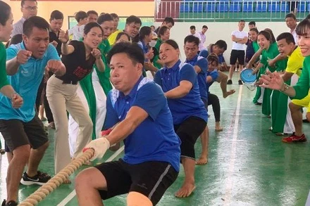 Phần thi kéo co tranh giải vô địch.