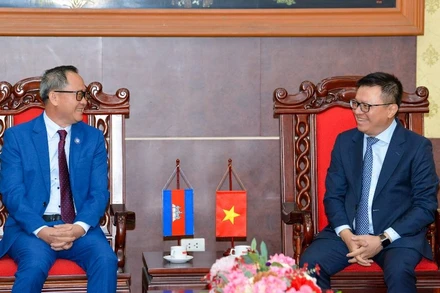 [Ảnh] Tổng Biên tập Báo Nhân Dân Lê Quốc Minh tiếp đoàn Câu lạc bộ các nhà báo Campuchia