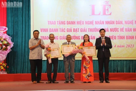 Tỉnh Bình Định có 3 cá nhân được Chủ tịch nước phong tặng danh hiệu vinh dự Nhà nước Nghệ nhân nhân dân trong đợt xét tặng danh hiệu nghệ nhân lần thứ III.