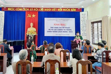 Quang cảnh khai mạc trại sáng tác.