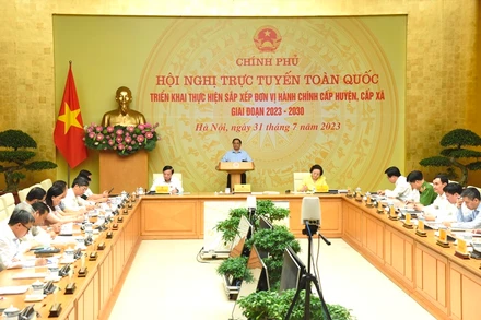 [Ảnh] Thủ tướng chủ trì Hội nghị toàn quốc về sắp xếp đơn vị hành chính cấp huyện, cấp xã 