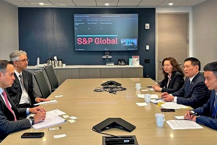 Bộ trưởng Hồ Đức Phớc làm việc với Tổ chức xếp hạng tín nhiệm Standard & Poor's Global Ratings (S&P). 