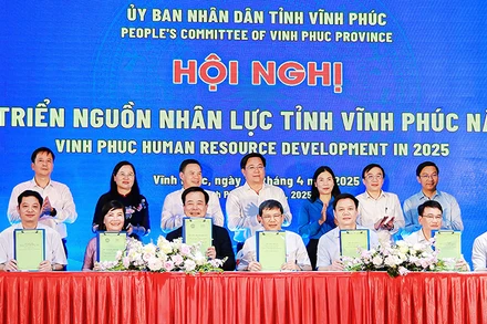 Ký biên bản ghi nhớ, hợp đồng về đào tạo nghề, cung ứng lao động giữa các doanh nghiệp và cơ sở giáo dục nghề nghiệp.