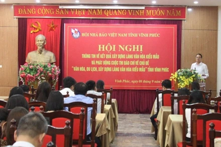 Chủ tịch Hội Nhà báo tỉnh Nguyễn Đình Bảng phát động cuộc thi.