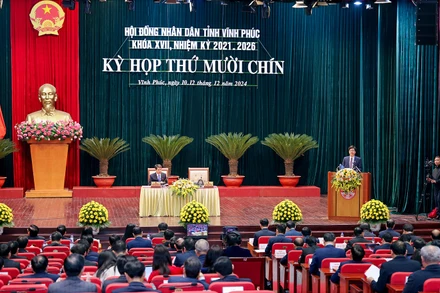 Các đại biểu tham dự kỳ họp Hội đồng nhân dân tỉnh.