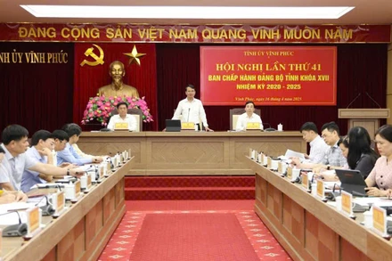 Bí thư Tỉnh ủy Đặng Xuân Phong phát biểu chỉ đạo.