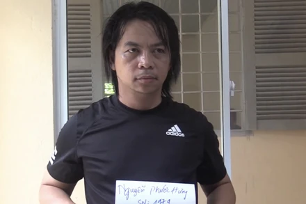 Xóa tụ điểm đánh bạc dưới hình thức đá gà, thu giữ một khẩu súng